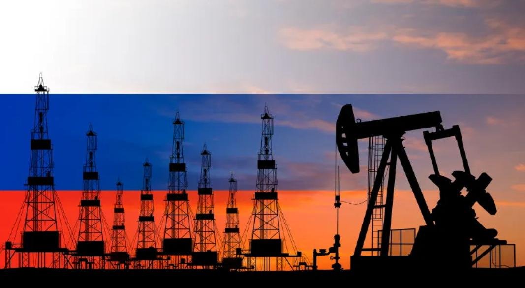 India Weighs Reduction in Russian Oil Imports as US Sanctions Waiver Nears Expiry